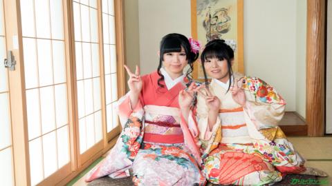 Caribbeancom CR-010824-001 New Year Twisting Game with Kimono Girls New Year Furisode Beauty 4 Color Twisting Game! Dirty juice-covered party