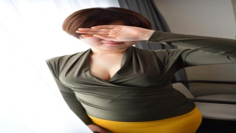 10musume 10-052025-01 An innocent F-cup girl squirts as she is pounded hard! Squirt and poke a beginner F-cup girl!